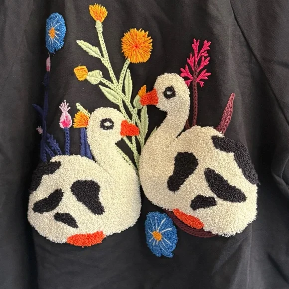 Anthropologie tufted duck sweatshirt - Picture 4 of 8